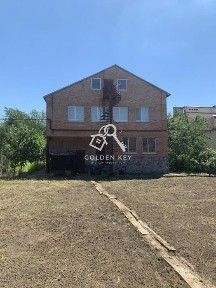 Продаж будинку з виходом в парк в Покровському районі