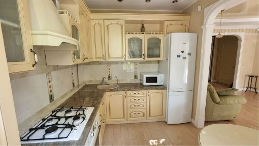 Продаж•3-кімнатна•пр-кт Шевченка•2 поверх