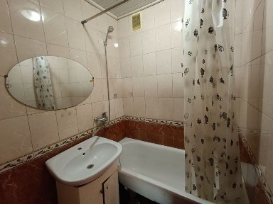 Здається 1 к кв на Хіміку