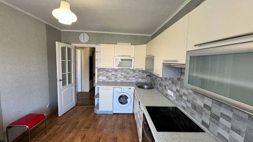 Продаж 1 кімнатної квартири з гаражем.