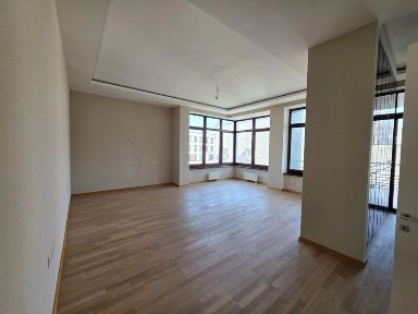Оренда офісу, приміщення, центр, Печерськ, 330м2, вул. Князів Острозьких 27, метро Арсенальна
