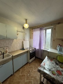 1- кім. кв. вул. Тролейбусна. ВІЛЬНА