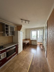Здається простора квартра в центрі міста