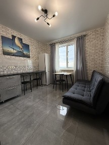 Сдам евродвушку Сахарова Кадор ремонт мебель техника-13000гр.