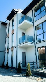 Продаж сучасної та світлої євродвокімнатної квартири в районі Червоних Гір