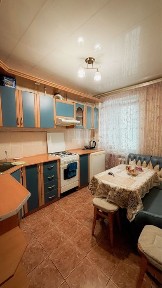 Оренда просторої 1 кімнатної квартири в чайоні Чайки по вул. Гайдамацькій!