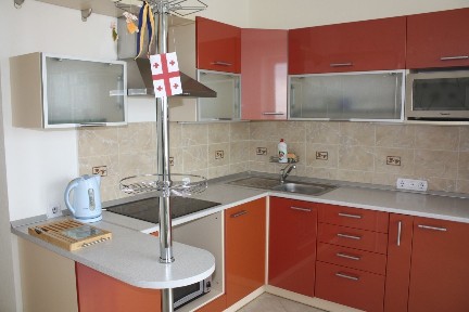 Київ, Дніпровська наб., 19