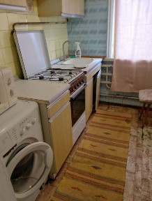 Здається півбудинку з 2 кімнат
