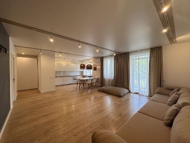 Продам 3 комнатную в ЖК Олимпийский Левобережный 3 Караван Гетьманская