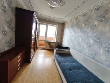 Сдам трёхкомнатную кваритуру Небесна Сотня, 79а