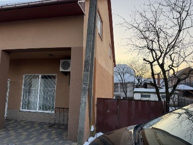 Будинок Смт Чинадієво