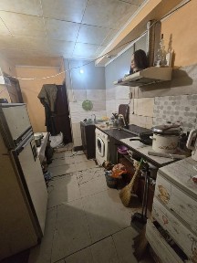 Защищённая комната на 4 спальных места. Прохладная летом. Можно с животными. Без комиссии. Малиновский рынок. Остановка маршрутки прямо на море и др.