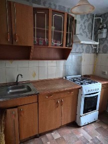 Продам 2 кімн. квартиру на Молодіжному. 1/5 цегл. 25000