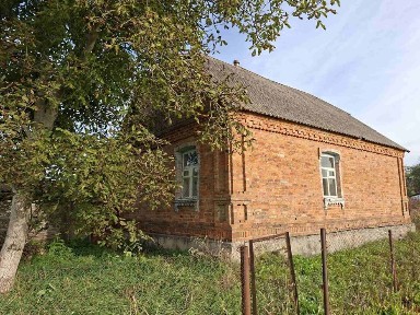 Продається будинок з великою територією