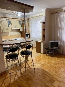 Оренда трьохкімнатної квартири Корбутівка