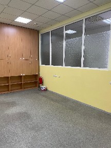 Київ, Лариси Руденко вул., 6А
