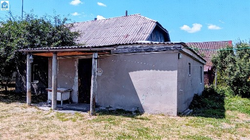 Продається затишний будинок в Іванкові
