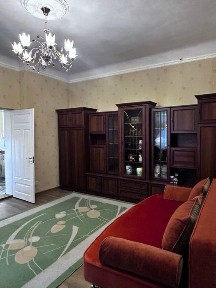 Оренда 2к квартири в центрі. Центральна площа