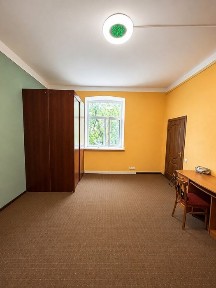 Тепла квартира з високими стелями (3,80 м) під проживання або бізнес, Вінниця, центр міста, 24 кв. м., є газ, найнижча ціна