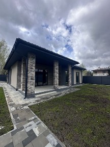 Будинок у Ворзелі на межі з Бучею