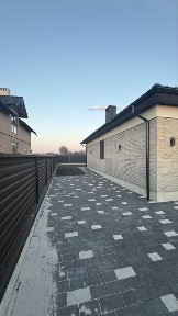 Одноповерховий будинок в Конопниці 130кв. м 5 сотих межа Зимної Води, до міста 5хв, американка