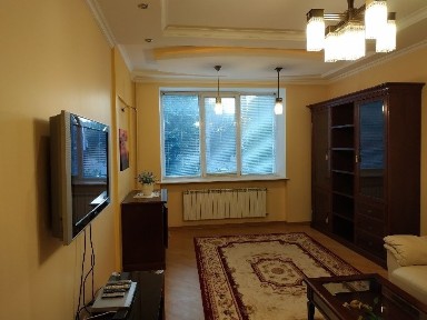 Продам 2-ну квартиру в центрі міста по вул. Л. Українки.
