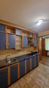 Оренда квартири в Херсоні. Будинок цегла. Перший поверх. Вікна на Миколаїв.