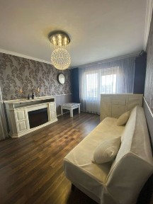 Оренда чудовоі 3к квартири по вул Хорольська, 1А.