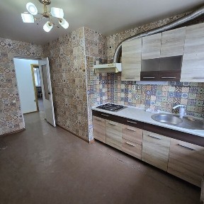Продаж 3 кімнатна чешка Центральний район сертифікат