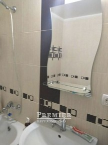 Продам 2 кімн на Добровольського