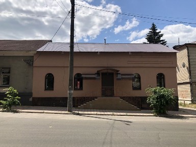 Ізюм, Соборна 26