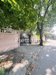 Продаж землі та будинку в Центрі міста