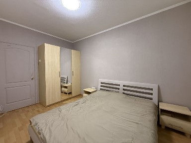 Оренда 2-кім. квартири на просп. Червоної Калини 12 Троєщина, перший поверх