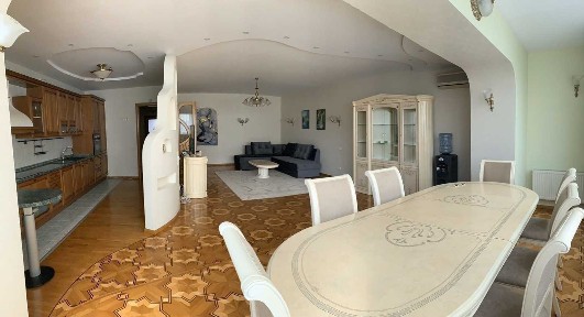 Киев, Тургенєвська, 45-49
