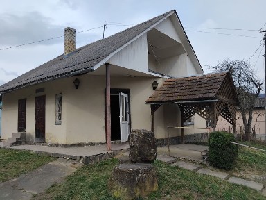 Ціну знижено! Продам будинок під магазин або апартамент