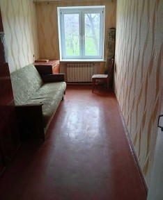 У продажу 2-кімнатна квартира біля музею П. Мирного