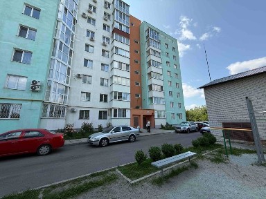 3 кімнатна в центрі Полтави, 90 м кв, середній поверх, інд. опалення