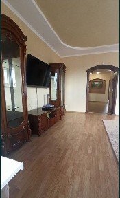 Екс. 3к. квартира 106 м2, Центр VIP місце, з підземним паркінгом, два сан. вуз