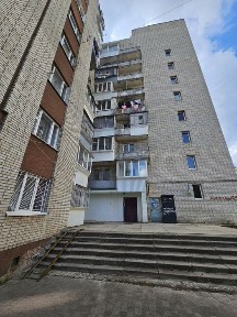 Здається в довгострокову оренду затишна двохкімнатна квартира з лоджією по вулиці Роксоляни