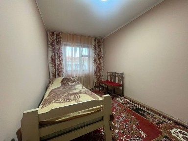 Продається 2-кімнатна квартира - чиста, охайна, готова до заселення, в самому центрі Житомира