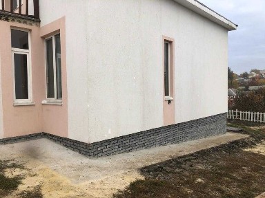 Продам капітальний 2-х поверховий житловий будинок, 10 хвилин від метро Індустріальна (Пролетарська)