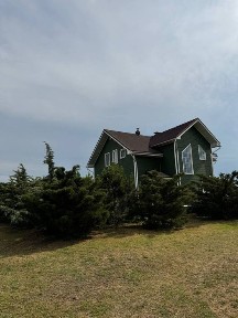 Продам 2 будинки в с. Погребняки на острові