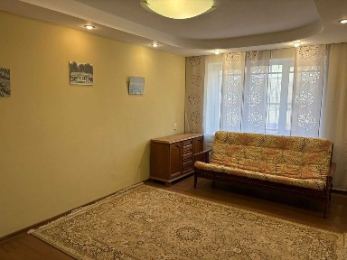 Продаж трикімнатної Якуба Коласа буд. 1-в з газовою плитою, ремонтом та технікою Ст. М.Святошин 15 хв транспортом.
