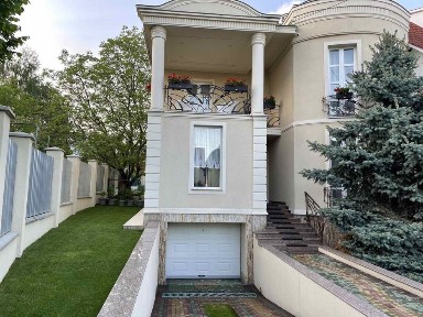 Затишний розкішний будинок в центрі міста Висока, Кринична
