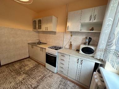 100% РЕАЛЬНИЙ ВАРІАНТ! КЛАСНА 2-кім панелька РУСЬКА 275 (р-н ТЦ ЕКВАТОР, р-н з-ду ГРАВІТОН), холодильник, нова пралка, вільна та готова до заселення!