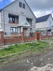 Продается кирпичный добротный дом