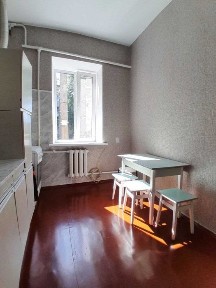 Продаж просторої 2-кімнатної квартири в ЦЕНТРІ міста (вул. Петропавлівська)