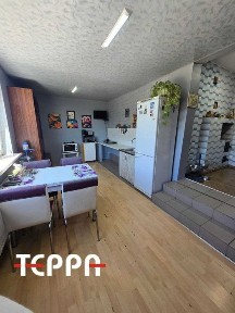 Продаж затишного 2-поверхового будинку з ділянкою