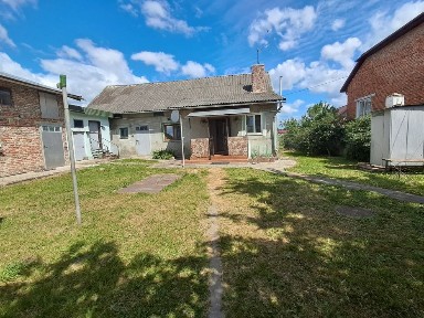 Продаж будинку та незавершеного дому в Чижикові