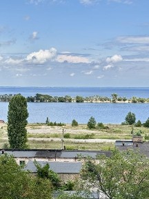 Продаж гарної, видової 2 кім кв р-н Митниця